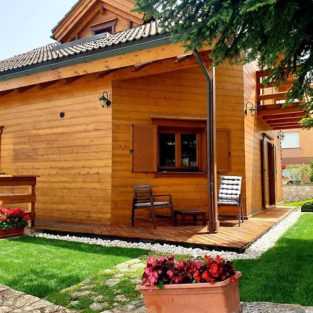 B&B Lo Chalet Di Ocre San Felice d'Ocre Exteriör bild