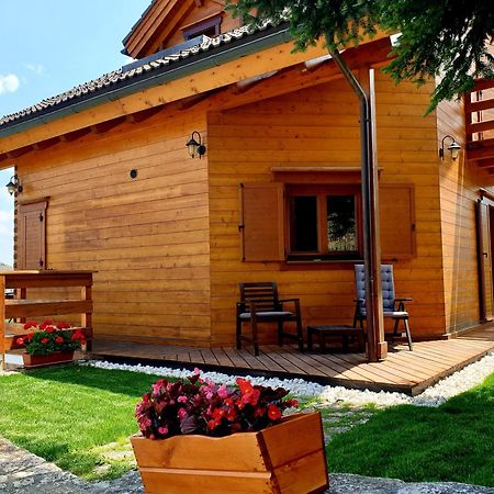 B&B Lo Chalet Di Ocre San Felice d'Ocre Exteriör bild